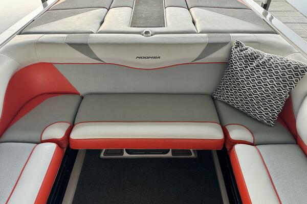 22ft Moomba Yacht For Sale