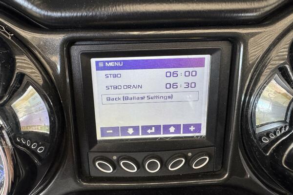 22ft Moomba Yacht For Sale