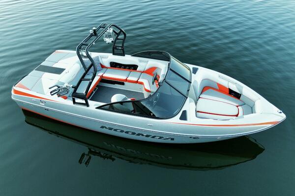 22ft Moomba Yacht For Sale