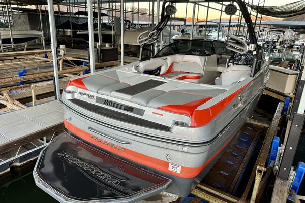 22ft Moomba Yacht For Sale