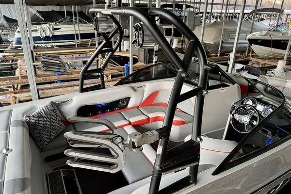 22ft Moomba Yacht For Sale