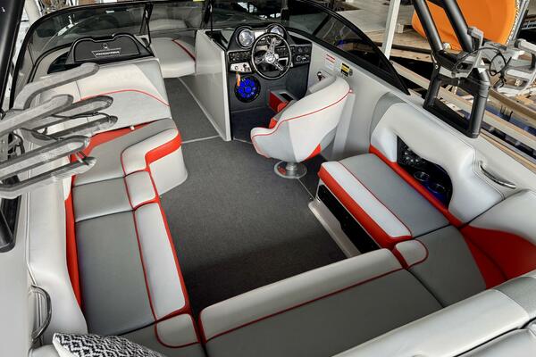 22ft Moomba Yacht For Sale