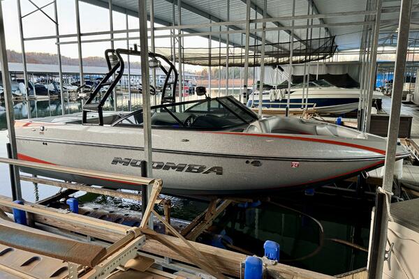 22ft Moomba Yacht For Sale