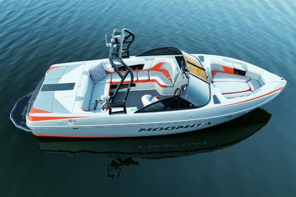 22ft Moomba Yacht For Sale