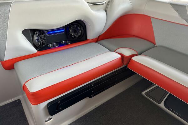 22ft Moomba Yacht For Sale