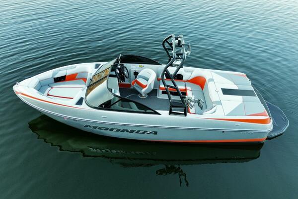 22ft Moomba Yacht For Sale