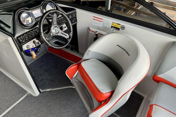 22ft Moomba Yacht For Sale