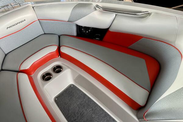 22ft Moomba Yacht For Sale