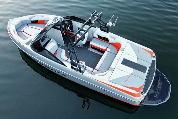 22ft Moomba Yacht For Sale