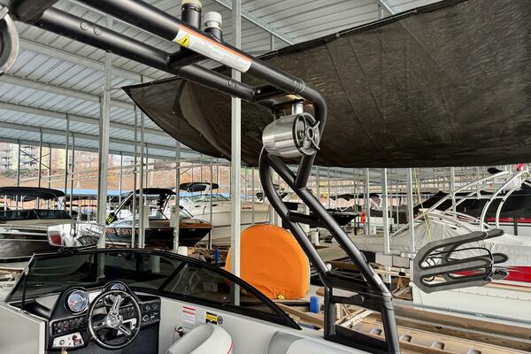 22ft Moomba Yacht For Sale