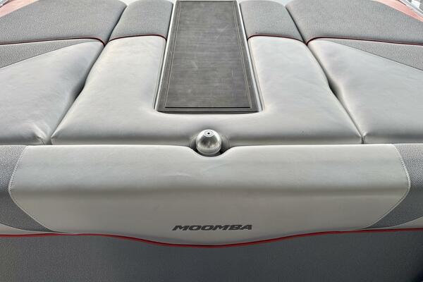 22ft Moomba Yacht For Sale