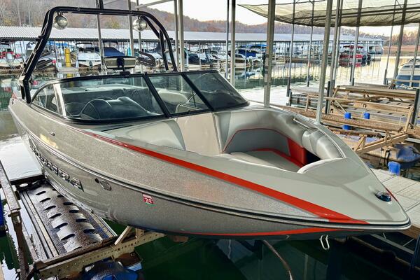 22ft Moomba Yacht For Sale