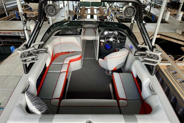 22ft Moomba Yacht For Sale