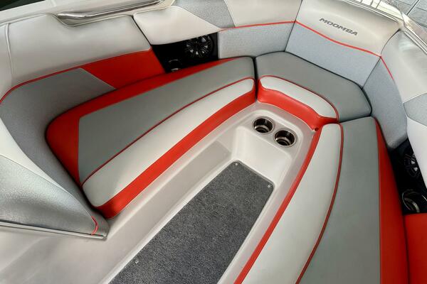 22ft Moomba Yacht For Sale