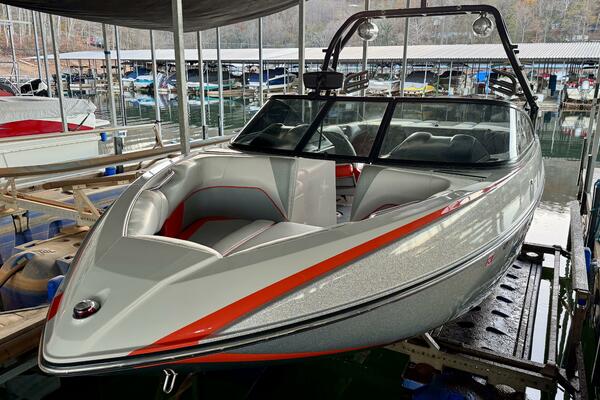 22ft Moomba Yacht For Sale