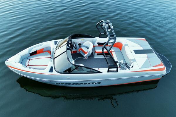 22ft Moomba Yacht For Sale