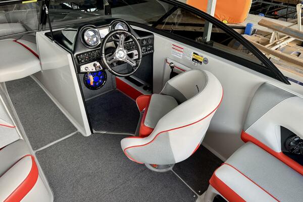 22ft Moomba Yacht For Sale