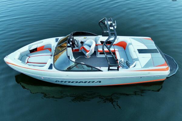 22ft Moomba Yacht For Sale