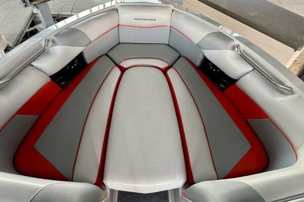 22ft Moomba Yacht For Sale