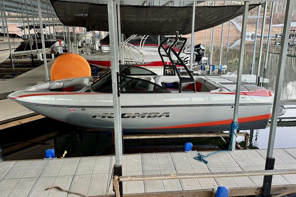 22ft Moomba Yacht For Sale