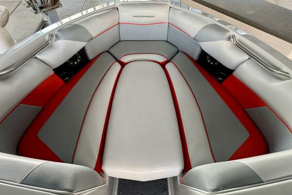 22ft Moomba Yacht For Sale