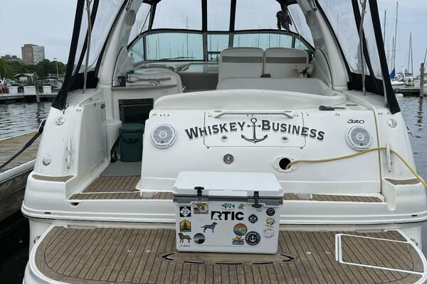 32ft Sea Ray Yacht For Sale