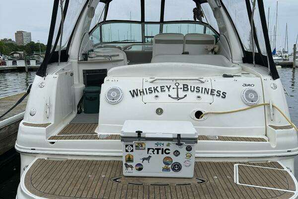 Photo of the 2006 Sea Ray 320 Sundancer