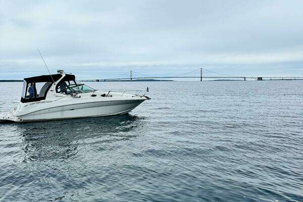 Photo of the 2006 Sea Ray 320 Sundancer