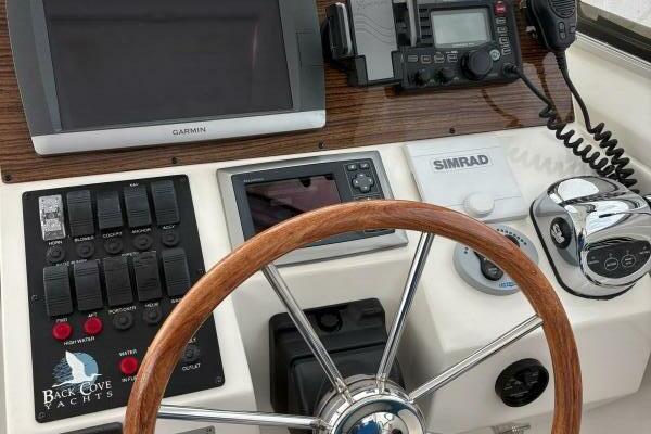 33ft Back Cove Yacht For Sale