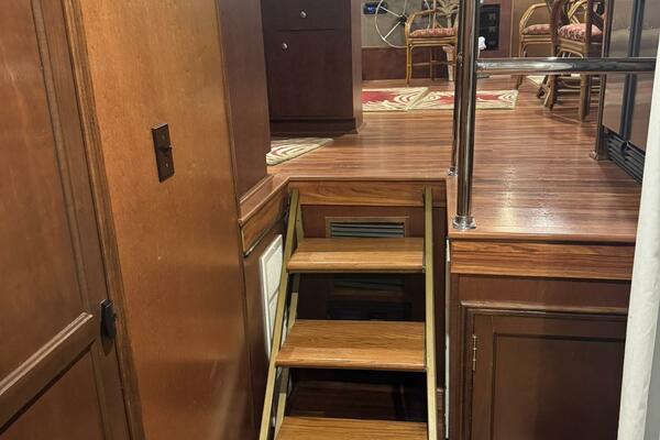 58ft Gibson Yacht For Sale