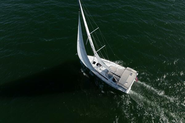 Fine Tuned 38ft Beneteau Yacht For Sale
