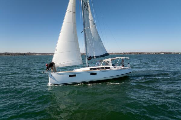 Fine Tuned 38ft Beneteau Yacht For Sale