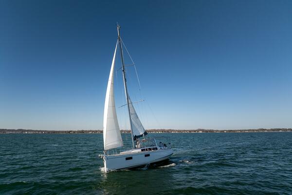 Fine Tuned 38ft Beneteau Yacht For Sale