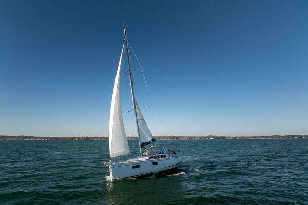 Beneteau Oceanis 38.1 Yacht For Sale