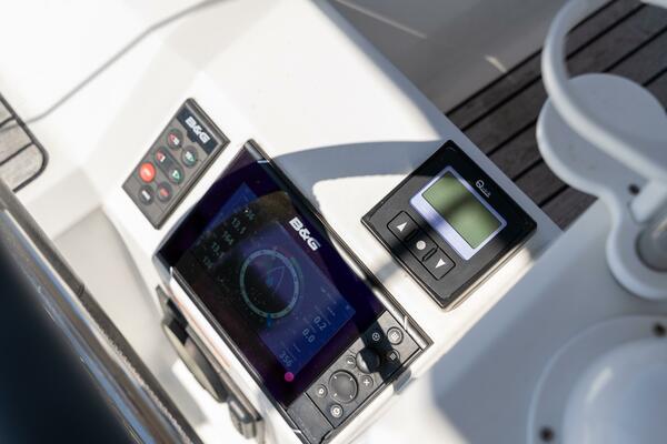 Fine Tuned 38ft Beneteau Yacht For Sale