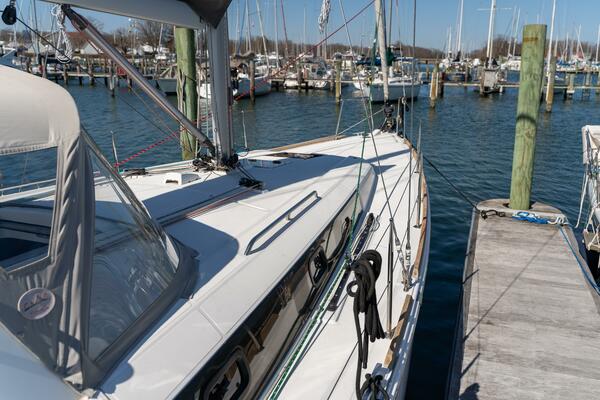 Fine Tuned 38ft Beneteau Yacht For Sale