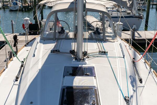 Fine Tuned 38ft Beneteau Yacht For Sale