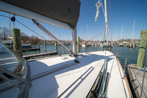 Fine Tuned 38ft Beneteau Yacht For Sale