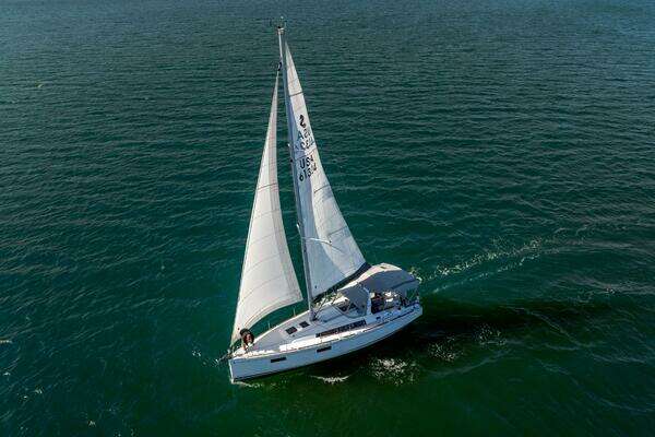 Beneteau Oceanis 38.1 Yacht For Sale