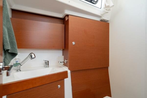 Fine Tuned 38ft Beneteau Yacht For Sale