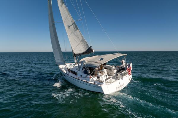 Fine Tuned 38ft Beneteau Yacht For Sale