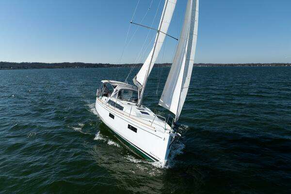 Beneteau Oceanis 38.1 Yacht For Sale