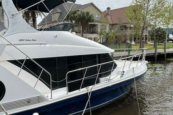 2007 Bluewater 52