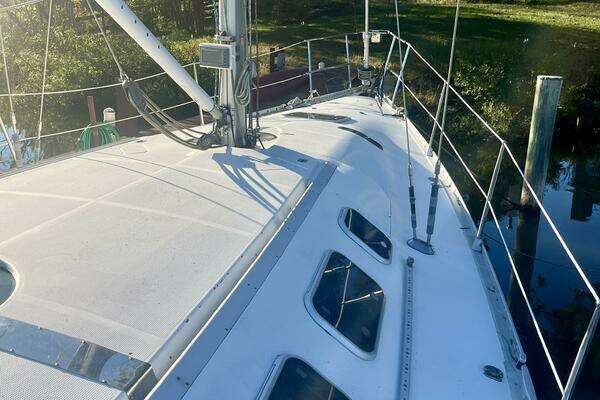 Photo of the 1990 Beneteau 