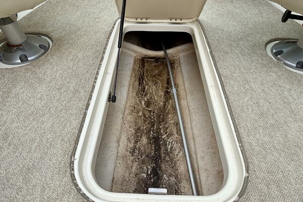 22ft Maxum Yacht For Sale