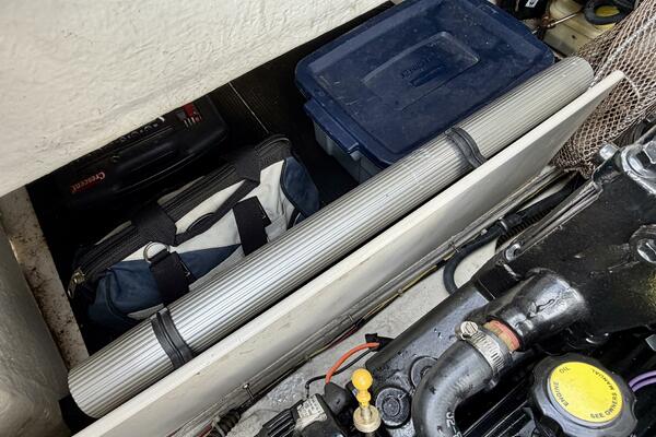 22ft Maxum Yacht For Sale