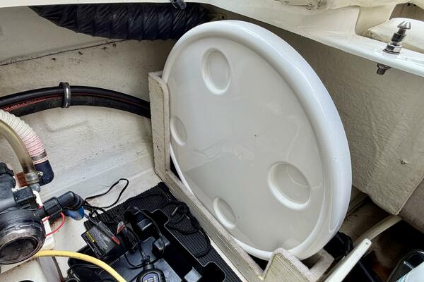 22ft Maxum Yacht For Sale