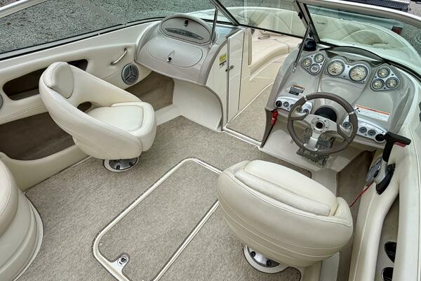 22ft Maxum Yacht For Sale