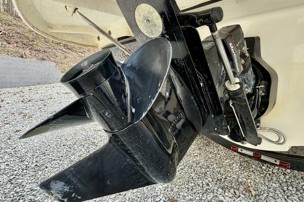 22ft Maxum Yacht For Sale