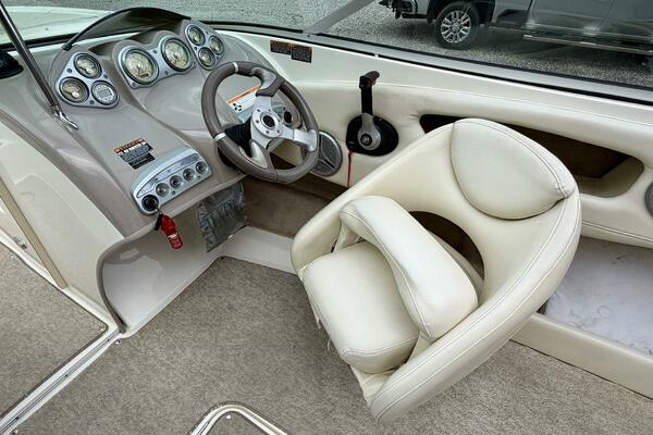 22ft Maxum Yacht For Sale